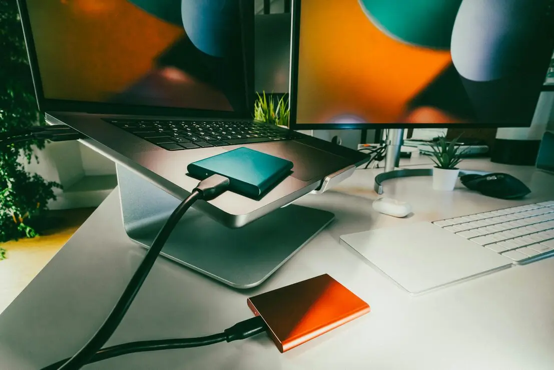 Daten werden auf neuen Computer übertragen